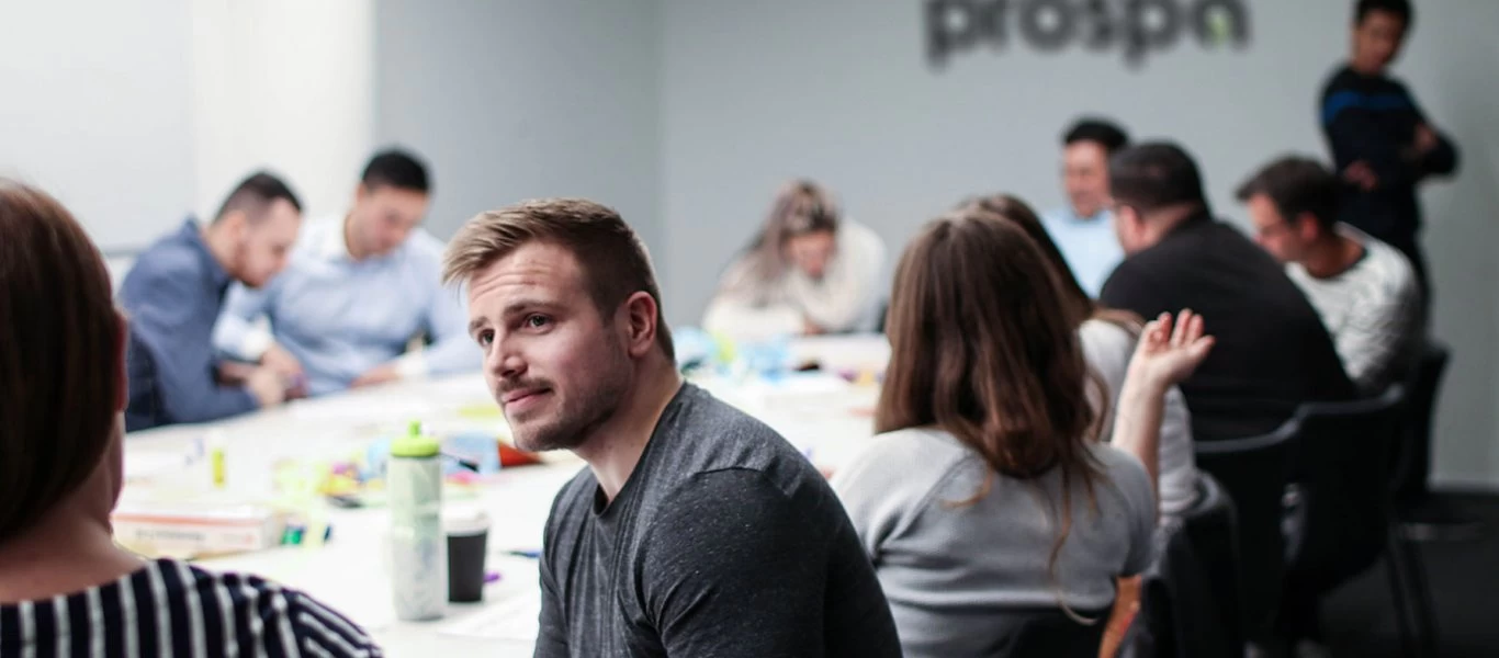 Η δουλειά «τρώει» τον ελεύθερο χρόνο των Ελλήνων! (φώτο)